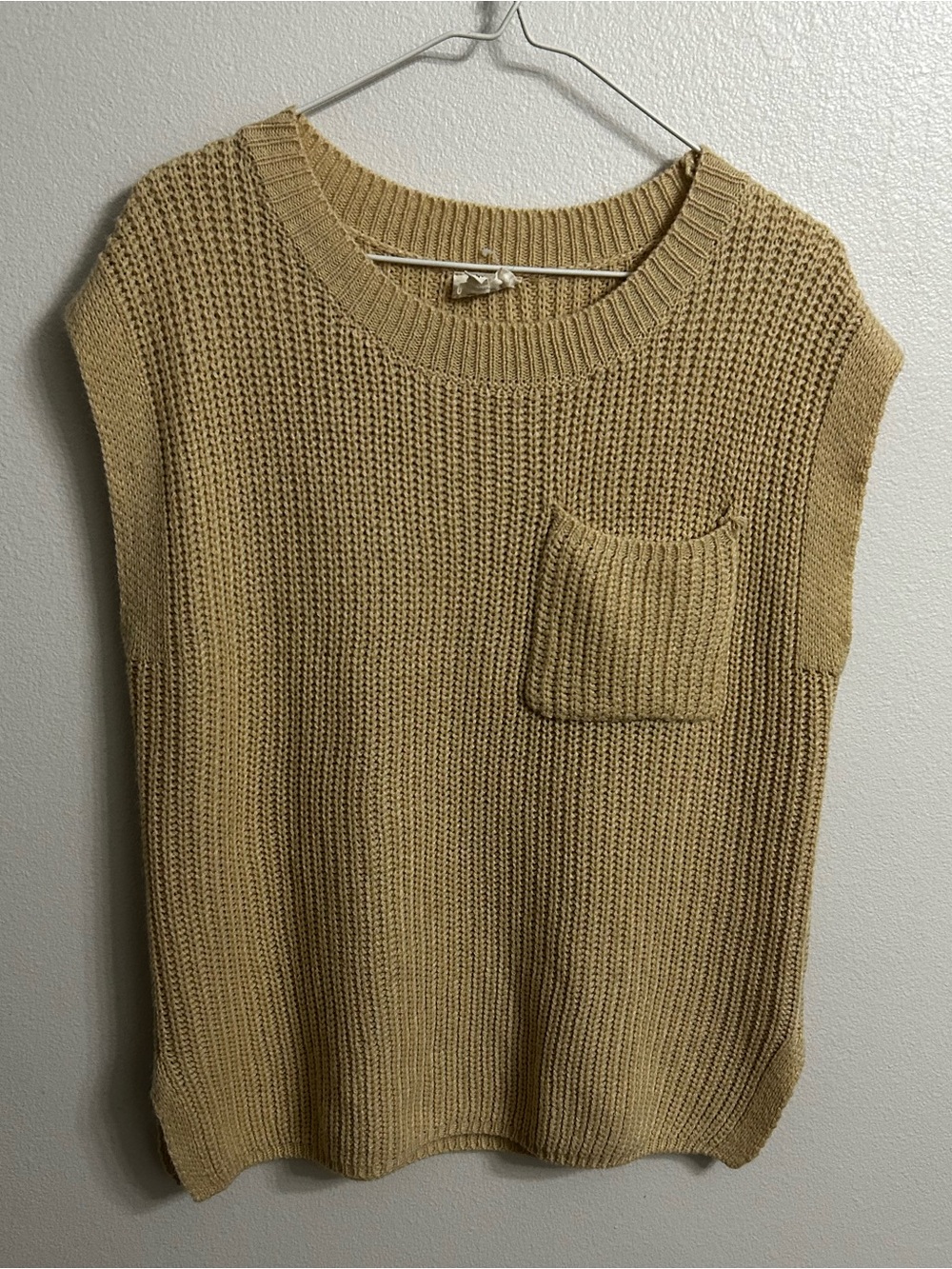 BiBi Sleeveless Scoop Neck Knit Sweater in Tan